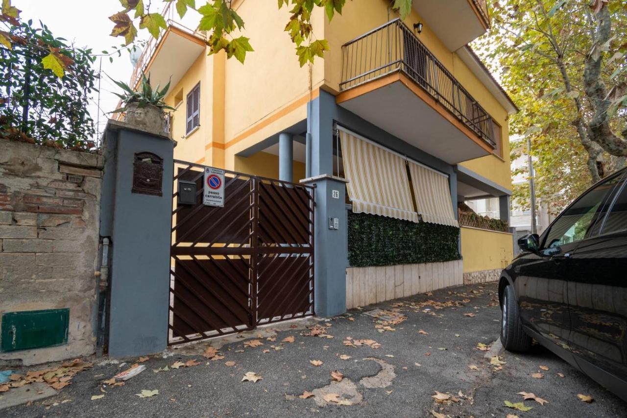 Casa Ilaria Lägenhet Ladispoli Exteriör bild